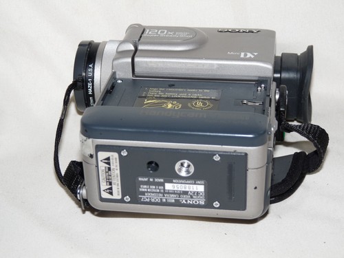 Sony DCR-PC7 MiniDv Mini Dv Camcorder Camera VCR Player Video Transfer - Picture 7 of 7