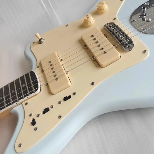 La guitarra eléctrica azul claro es de muy alta gama y elegante con una calidad superior - Imagen 6 de 7