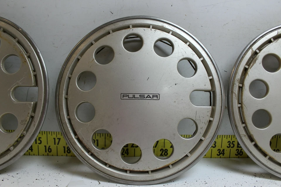 Used OEM Nissan Set of 4 13" Hub Caps 4031533M00 1985-1986 Pulsar (3414) - Image 3 of 4