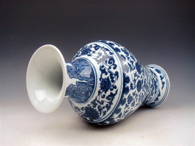 華♦︎ 11 Inches Blue&White Glazed Porcelain QingHua Flowers