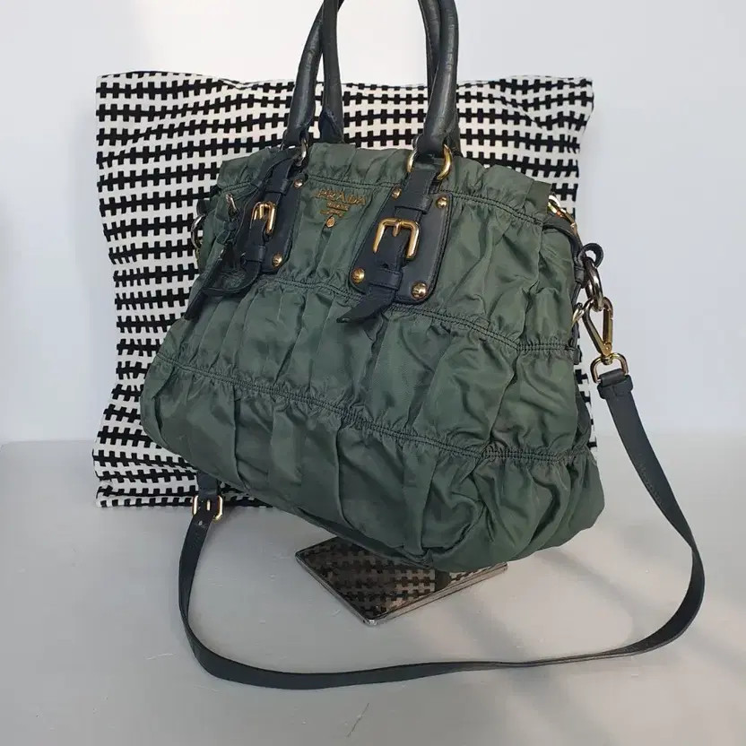 Prada Genuine Tote Bag Sherring Details Spacious Daily Bag thumbnail 3