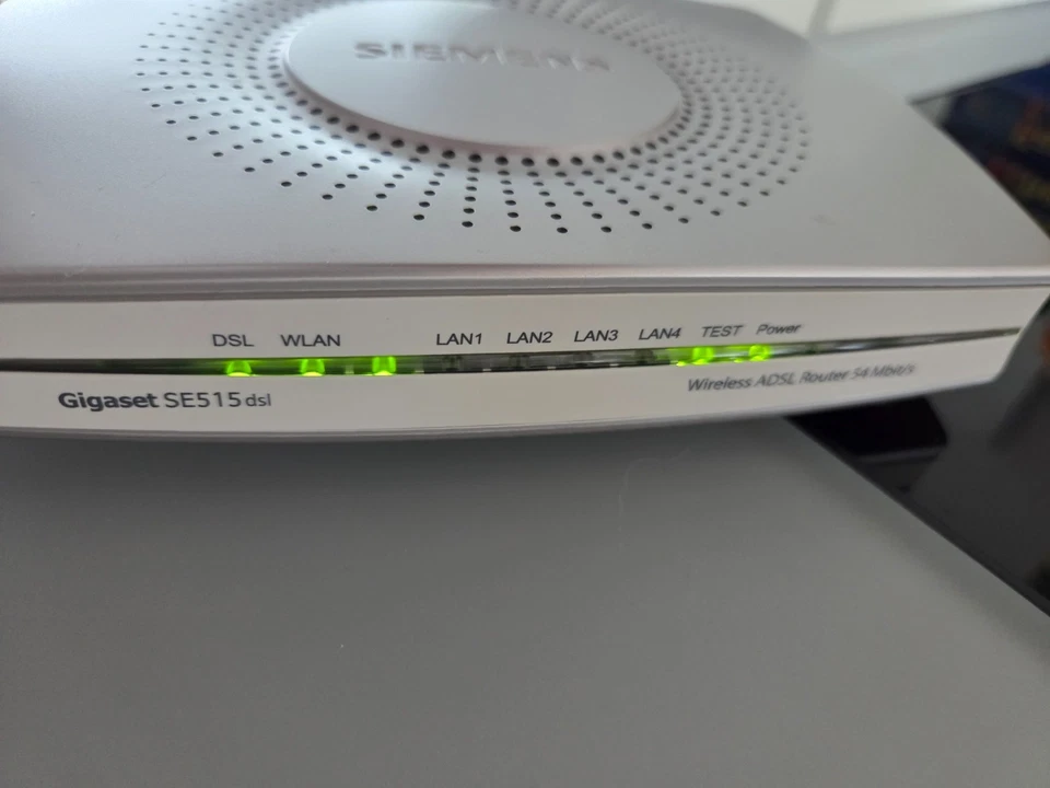 Siemens Gigaset SE515 dsl 54 Mbps 4-Port 100 Mbps Funk Router (SE515) - Bild 4 von 4