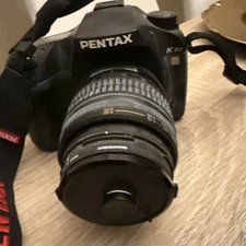 PENTAX Pentax ist D 6.1MP Digital SLR Camera - Black (Kit w/ DA 18-55mm Lens)