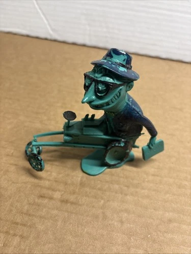 Vintage 1960's Marx Nutty Mads Daddy Hawk Model Co. 1964 Plastic Toy Figure