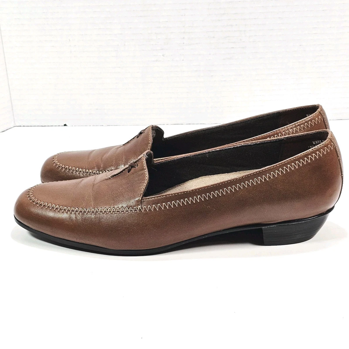Munro Leather Upper Low (1-1.9 in) Heel Height Comfort Shoes  display picture 1