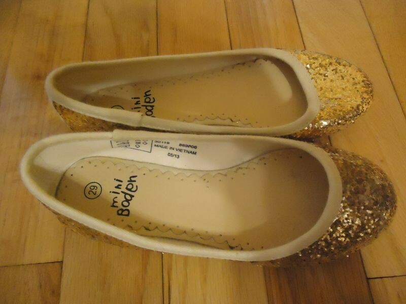 Mini Boden little girls gold ,shiny ballet flats size 29