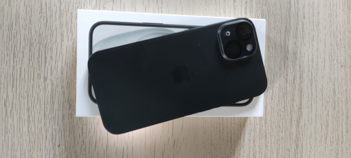iPhone 15 128GB Black Metallic (iOS 17.6.1) – TikTok