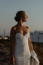 NEWHITE I.M. Wedding Dress Size 6 - Worn Once