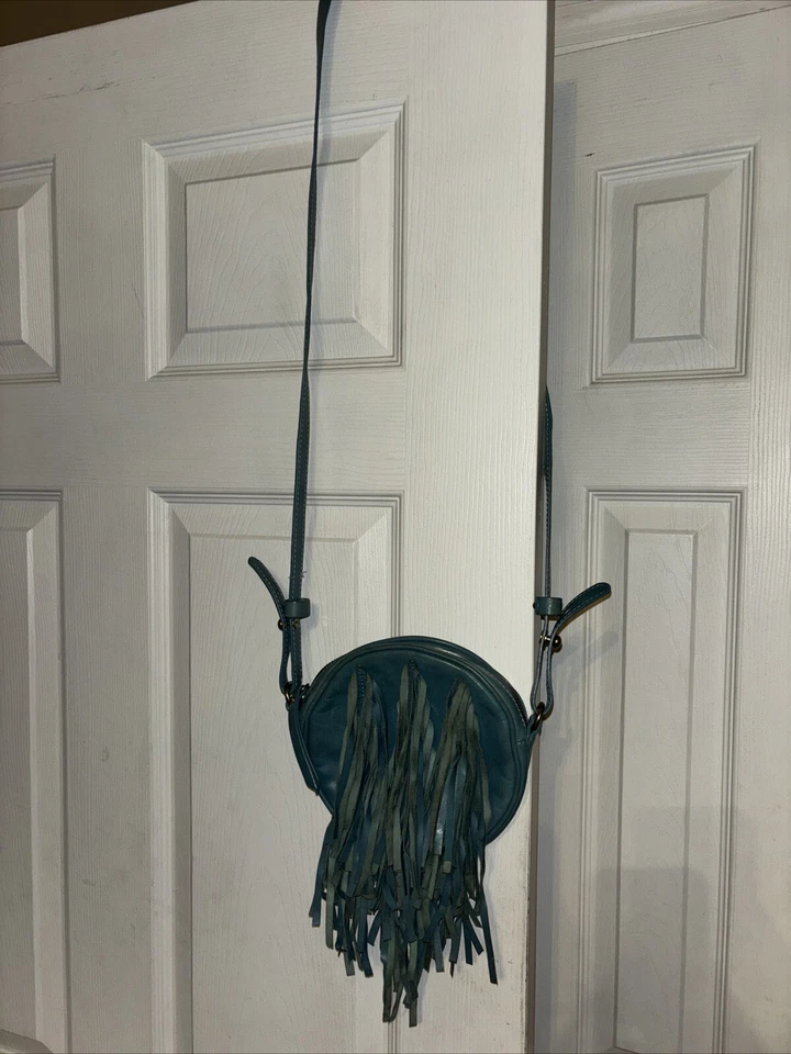 Bolso Bandolera Cynthia Vincent Cuero Turquesa Flecos Círculo Festival Western Foto 2 de 4