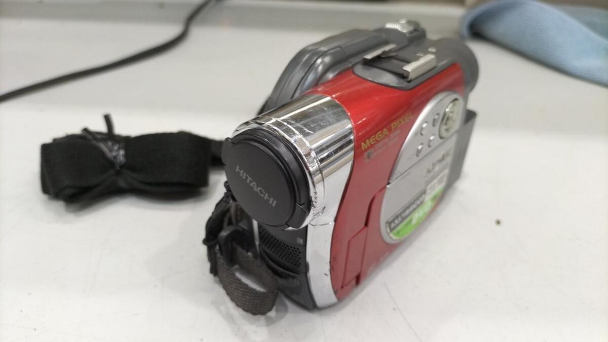 HITACHI DZ-MV780 DVD Video Camera Wooo 1.33 Megapixels Red HITACHI DZ-MV780 DVD Video Camera Wooo 1.33 Megapixels Red