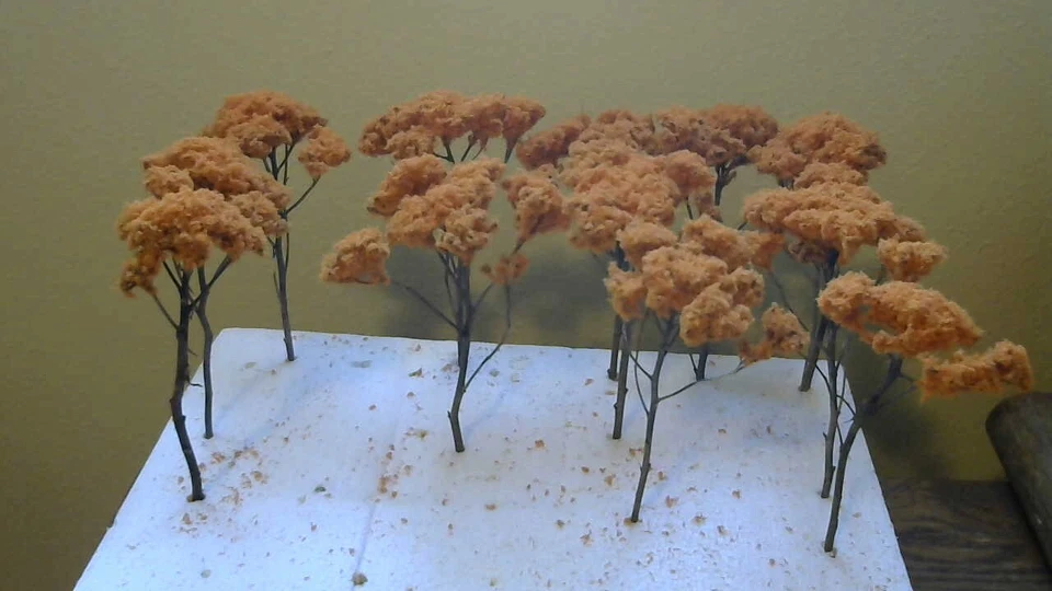 Tall Shade Trees Light Green 6 Inches Tall HO Scale Lot of 5 Trees - Image 3 of 4
