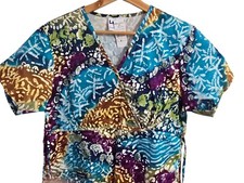Landau Medium Women's Multicolor/Abstract Print V Neck Short Sleeved Scrub NWT