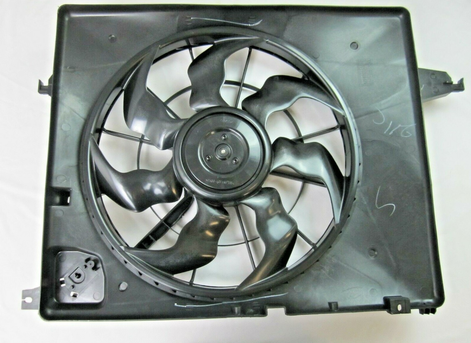 OEM COOLING FAN FOR 1318 SANTA FE SPORT 20142015 KIA SORENTO 25380