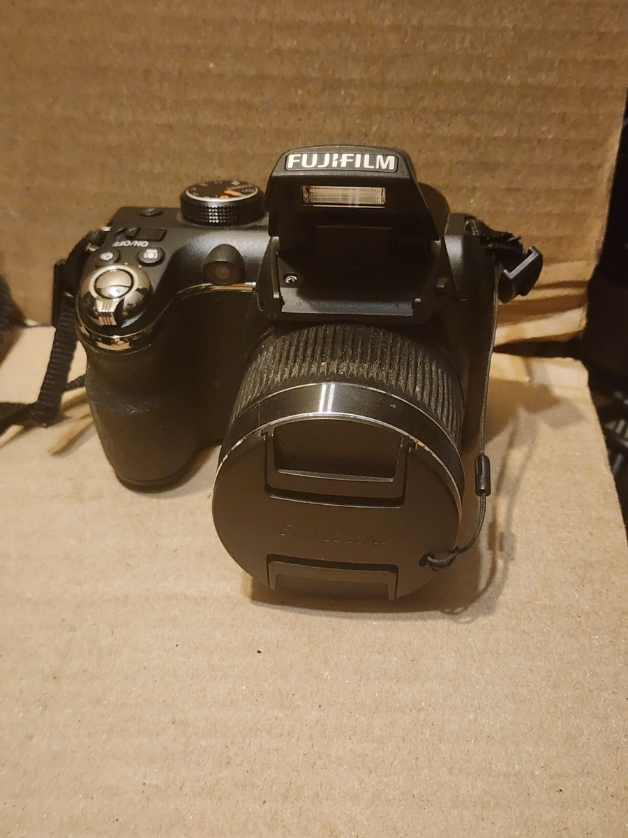 Fujifilm FINEPIX S4000 Compact Digital Camera 14MP 30x Zoom Fujifilm FINEPIX S4000 Compact Digital Camera 14MP 30x Zoom