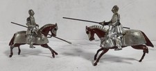 BRITAINS TOY SOLDIERS VINTAGE MOUNTED KNIGHTS WITH ORIGINAL SPEAR/LANCE DAMAGED