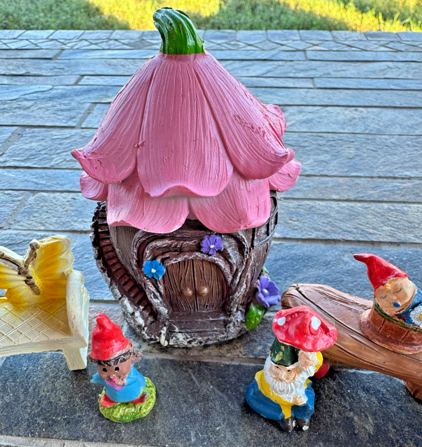 LOT OF 18 FAIRY GARDEN MINIATURES, 3 HOUSES, 2 BENCHES & 13 PEOPLE & ACCESSORIES