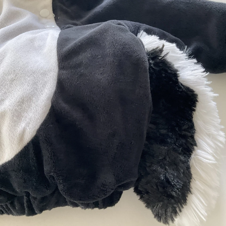 DISFRAZ DE MOFETA HALLOWEEN Bebé Infante 12-18 Negro Blanco Capucha / Snap / 1 pieza Foto 3 de 4