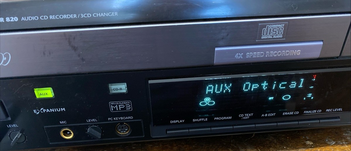Philips CDR-820 - CD recorder/3CD changer - No Remote , tested GC