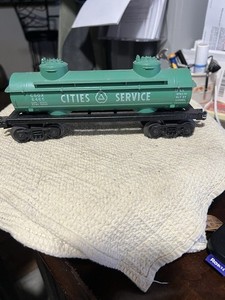 Lionel Tank cars 6465 green, 6045 gray, 6425 gray