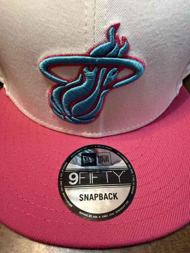 New Era 9Fifty Miami Heat Snap Back Vice City South Beach Color Way Logo NBA Foto 2 de 4