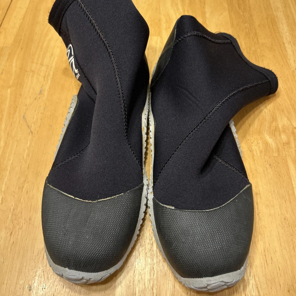 Chota Outdoor Gear River Runner Pull On Boots NB300 Water Sports Men 6 Women 8 - Image 2 of 4