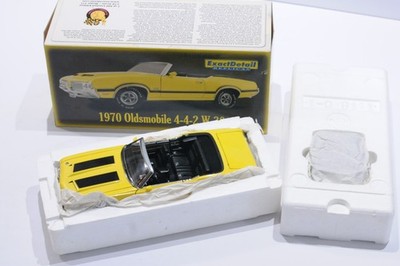 LANE EXACT DETAIL 1970 OLDSMOBILE 4-4-2 W-30 YELLOW SCALE 1:18 LIMITED 1 OF 696