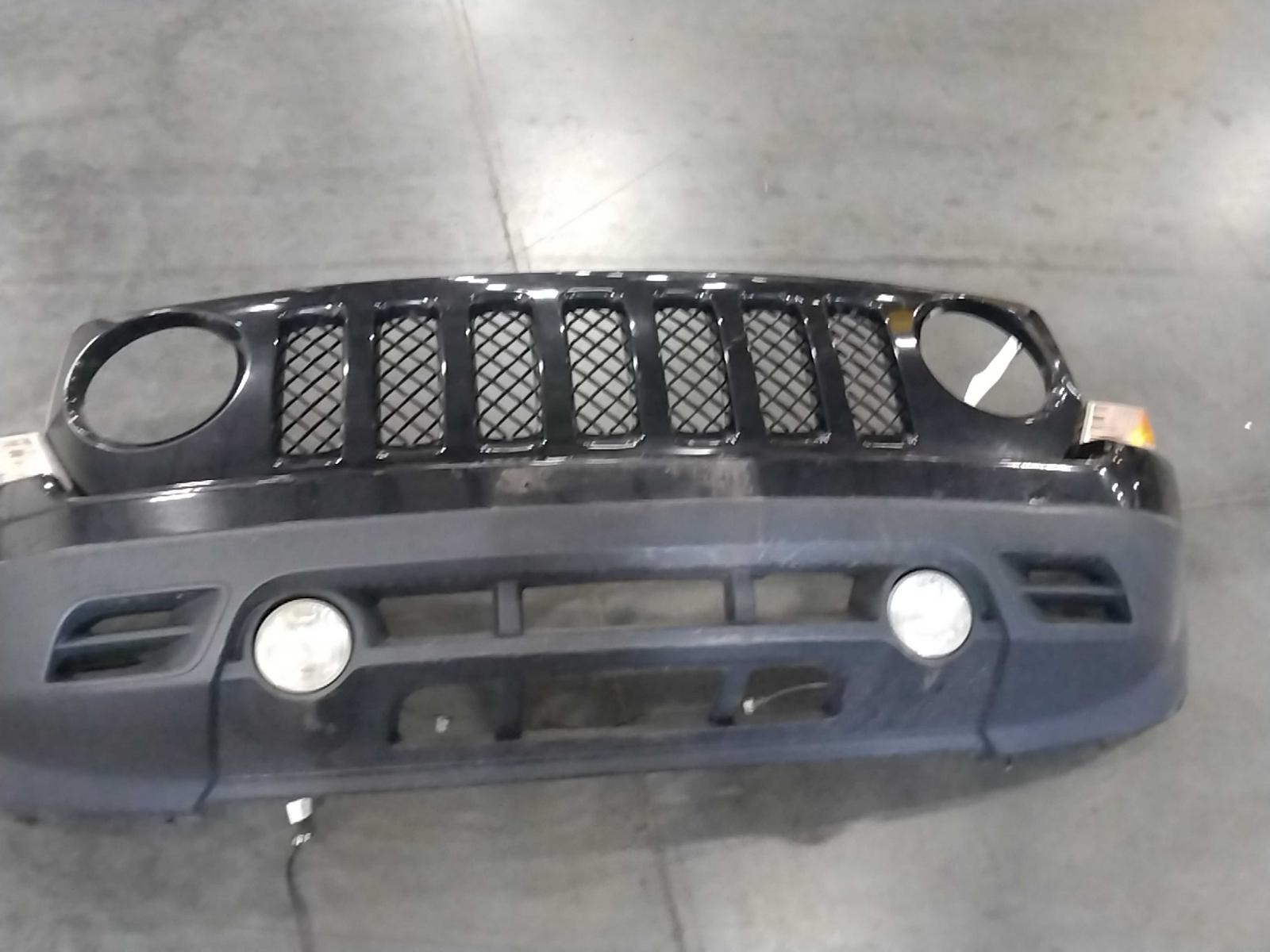 2015 Jeep Patriot Front Bumper Assembly Black OEM 5116373AE Used 132K Miles