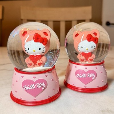 NWT Hello Kitty 5   Valentine's Day Heart Water Globe Cute Sanrio Gift