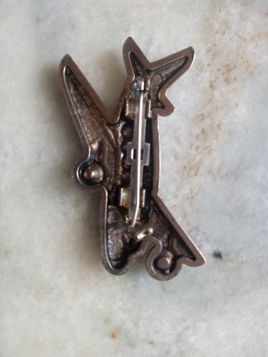Broche de avión vintage con pedrería tono peltre dorado plateado (picado) - Imagen 7 de 7