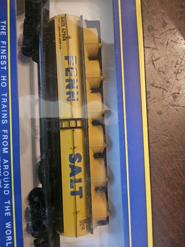 AHM 6 Dome Tank Car Penn Salt Chemicals Ho Scale Yellow #5429 D P.S. Chem EX!!!