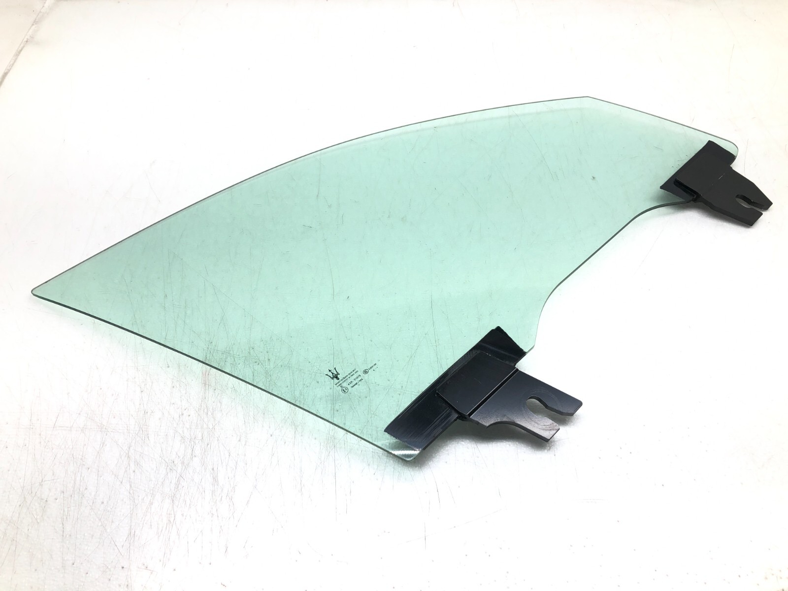 2017-2024 MASERATI LEVANTE RIGHT PASSENGER FRONT DOOR WINDOW GLASS OEM