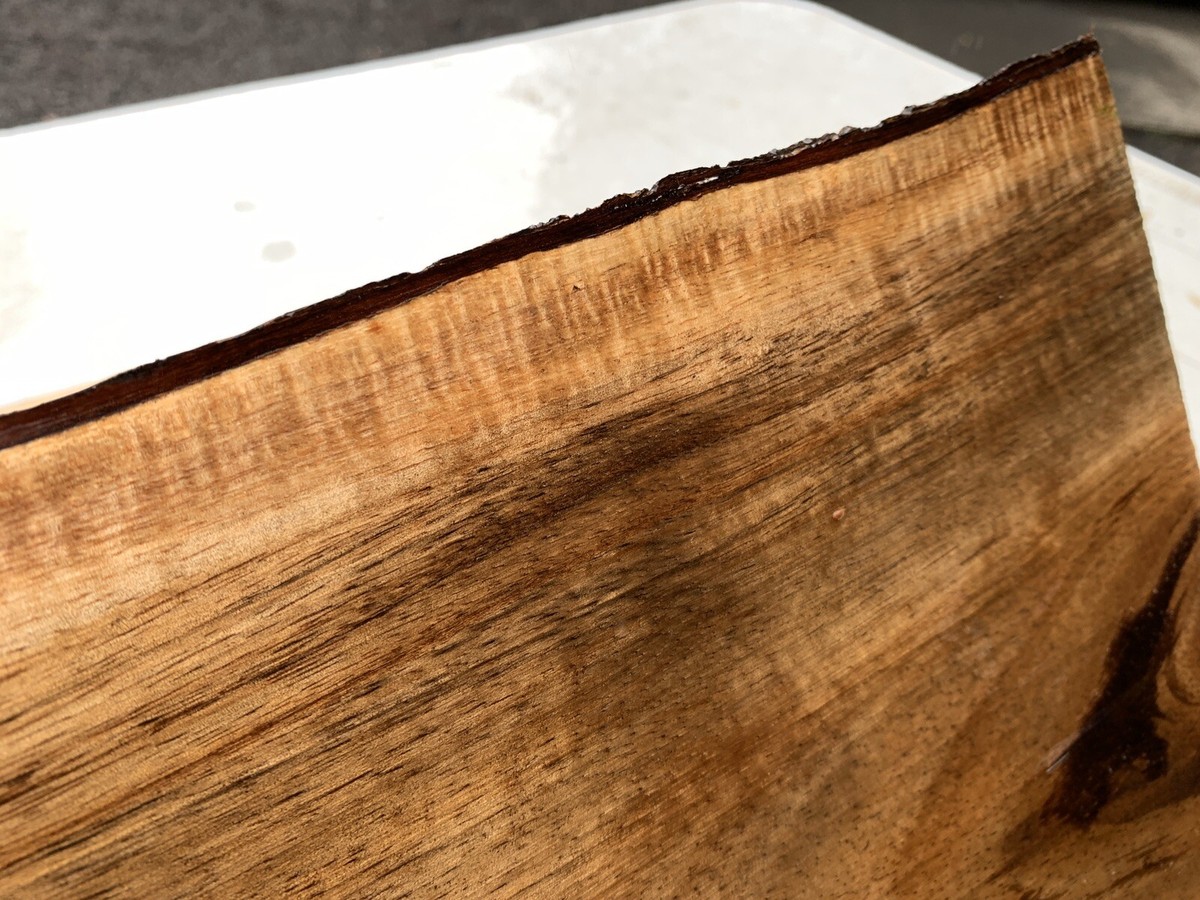 Planche à Découper En Koa Bouclé Hawaïen - Modèle 14028 - Bois Naturel