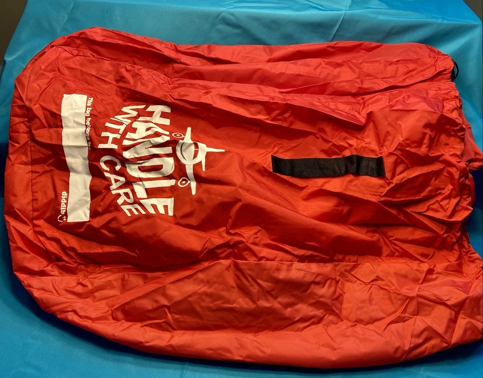 Bolsa de viaje de nailon para asiento de coche Foto 3 de 4