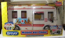 Remolque para vehículos Breyer Horse Mobile Veter Clinic escala clásica rojo y blanco ANTIGUO 2013