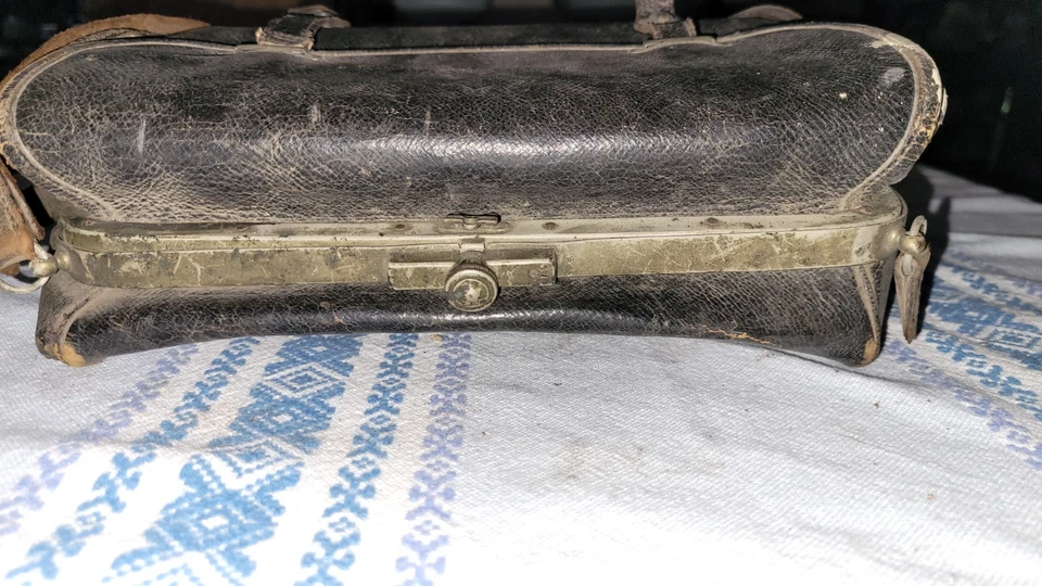 Sac à main cuir marron vintage ancien femme rétro a nettoyer et restaurer - Photo 3/4