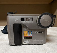 Sony Mavica MVC-FD71 0.8MP 10x Zoom 2in Screen Silver Flash USB