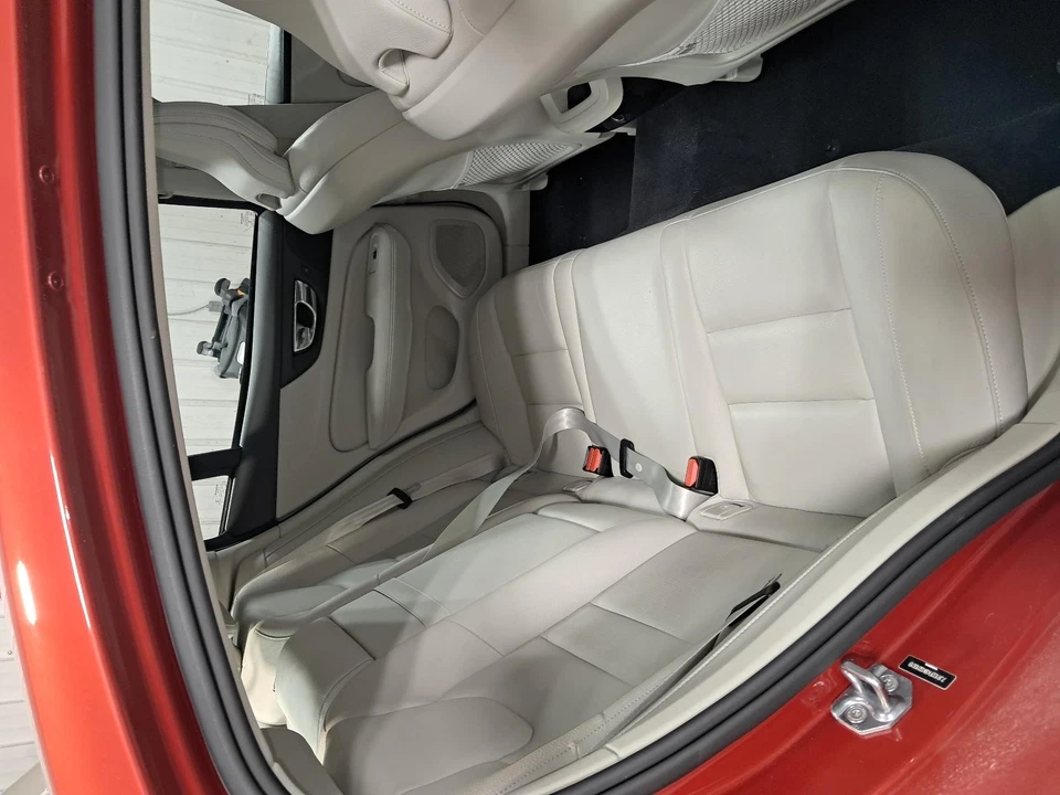 Guardabarros delantero izquierdo usado se adapta a: Volvo S60 L 2019 sin puerto de carga grado delantero izquierdo Foto 4 de 4