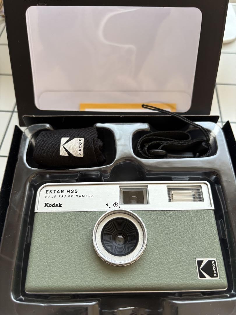 Kodak Ektar H35 Half Frame Film Camera with Accessories