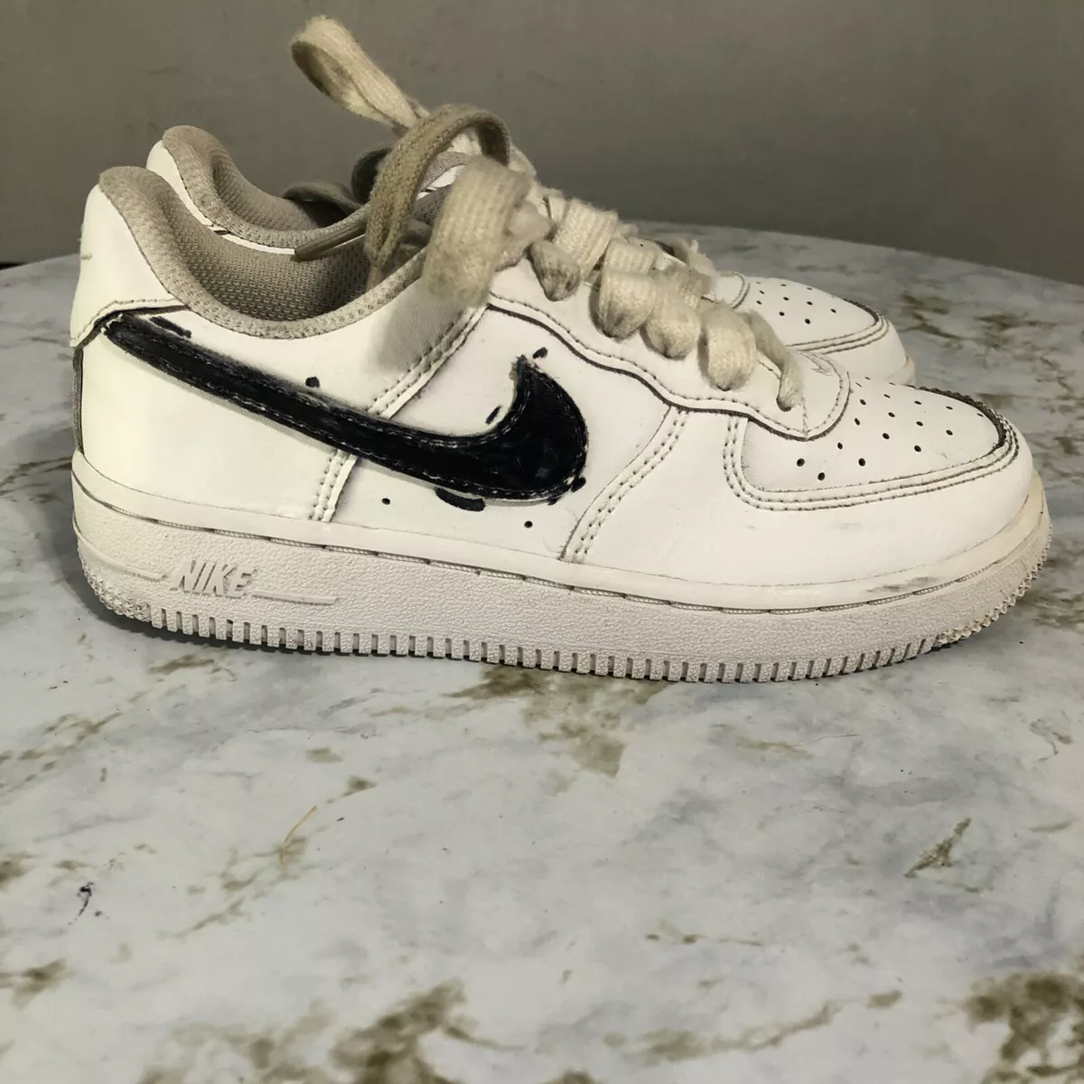 Youth white nike shop air force 1