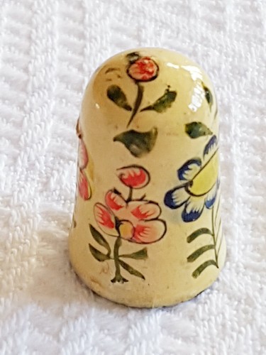 Decorated Painted Wood ~ Flowers ~ Floral ~ Multi-Colour ~ Thimble ~ Lacquered - Picture 4 of 12