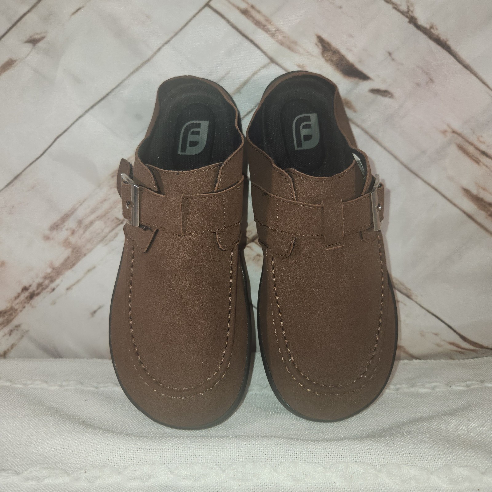 Women's Size 9 Brown Mule Clogs Slip On Comfort Shoes Buckle Accent EU 40 New