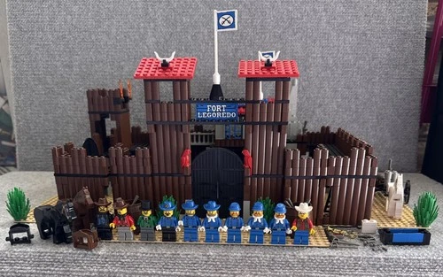 LEGO 6769 Fort Legoredo Western 1996 Near Complete Minifigs Horse Cannon Base