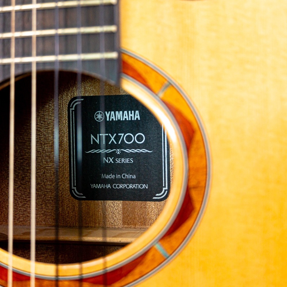 YAMAHA NTX700 エレクトリックアコースティックギター Yamaha NTX700 Classical Cutaway – Natural Nylon-String Acoustic