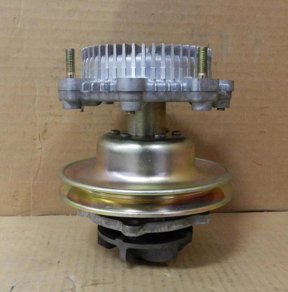 Toyota Celica Corona MKII Hilux 1968-74 1,9 L 2,0 L bomba de agua nueva con embrague de ventilador Foto 3 de 4