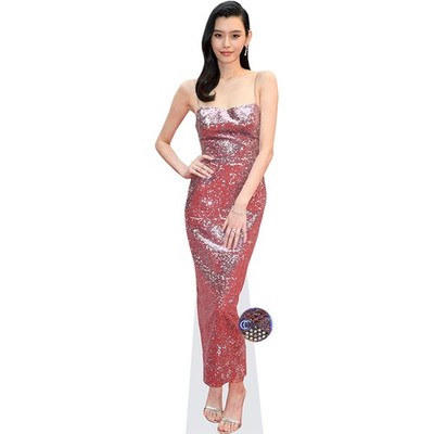 Ming Xi (rosa Kleid) lebensgroßer Ausschnitt