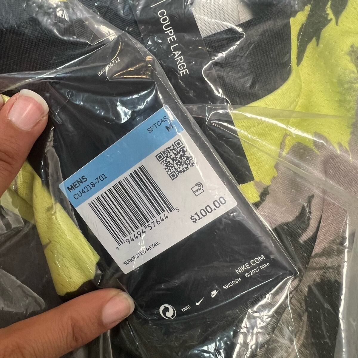 Nike Sportswear Short-Sleeve Hype Hike Camo Top Size Medium Nike Sportswear Short-Sleeve Hype Hike Camo Top Size Medium