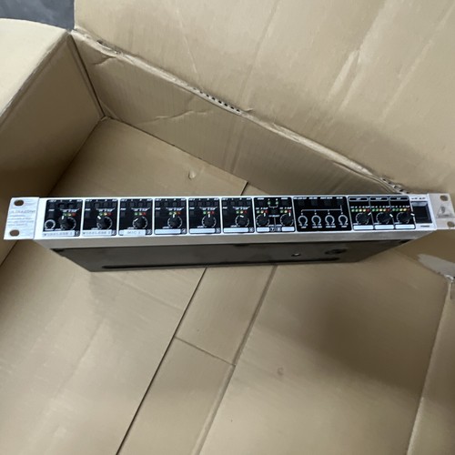 Behringer ZMX8210 UltraZone Professional 8-Channel 3-Bus Mic/Line Mixer - Picture 5 of 6