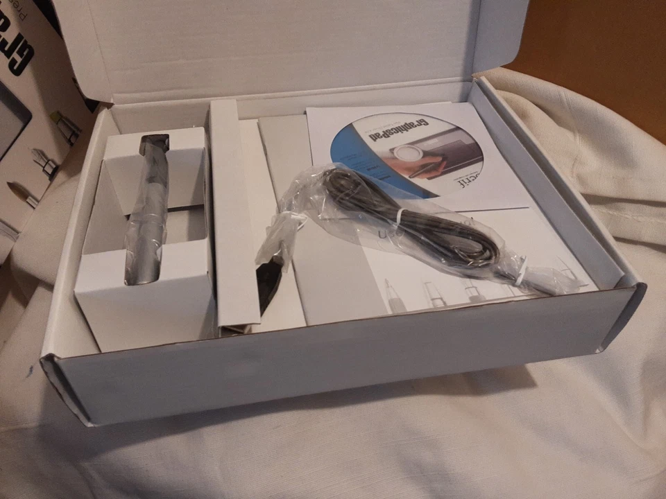 Serif CTF-420/020-B Graphics Pad Pressure Sensitive Drawing Tablet with Pen-New - Image 4 of 4