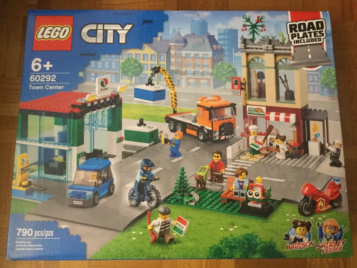 LEGO City Town Center 60292 Building Kit (790 Pieces)