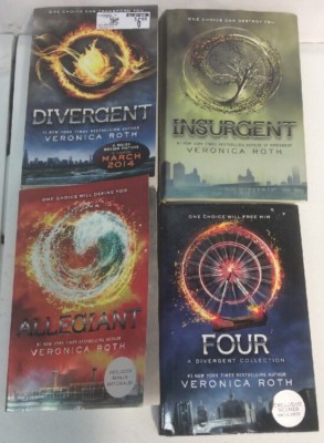 Divergent Series 4 Books by Veronica Roth 2 Hardcover And 2